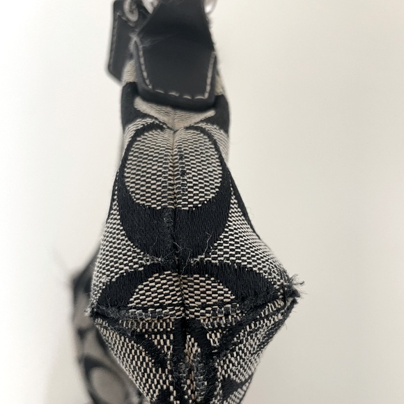 Coach signature jacquard wristlet in black/gray - Picture 3 of 6